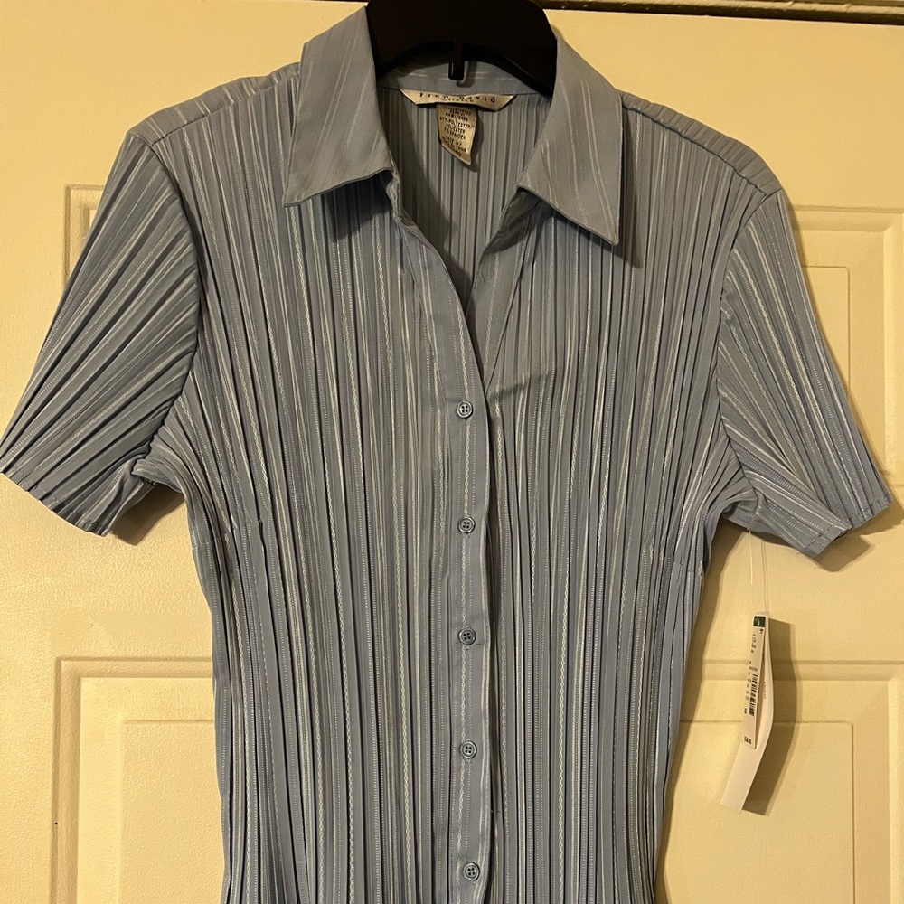 NWT Women’s Short Sleeve Blouse